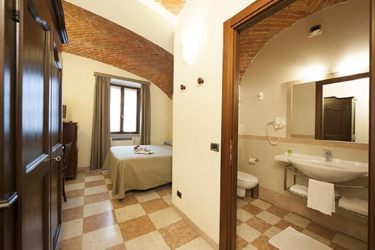 Albergo La Corte Albertina Bra Exterior foto